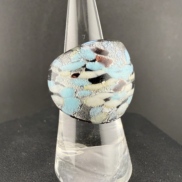The Unbranded Brand Jewelry - Vintage Art Glass Ring Blue White Black Size 6